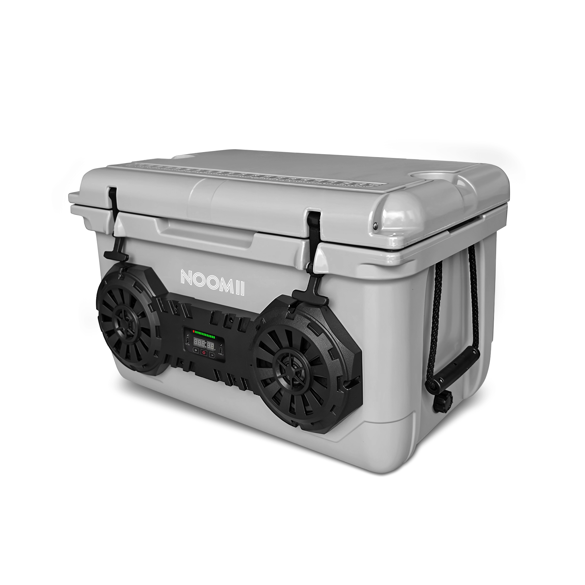 Handle and latch detail on the NooMii ArcticBeat 45 cooler