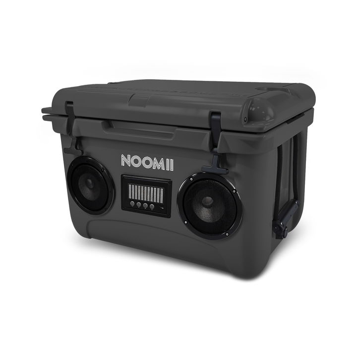 Lid and seal detail on the NooMii ColdBeats 35 cooler