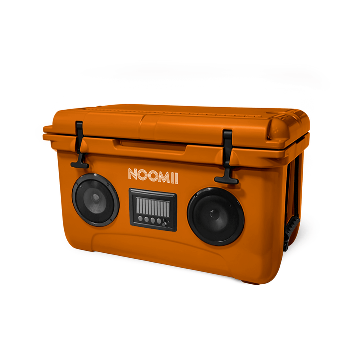 Carry handle and latch detail on the NooMii ColdBeats 45