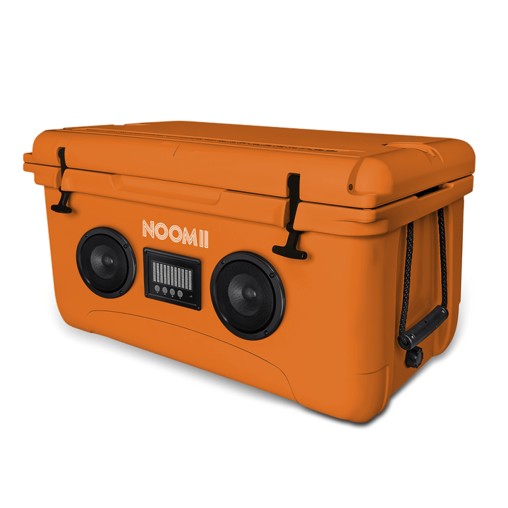 Large carry handle on the NooMii ColdBeats 65 cooler
